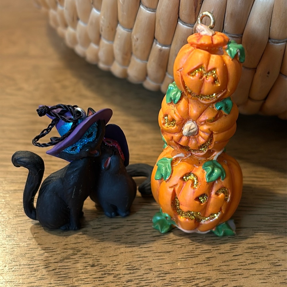 Hallmark Halloween Ornaments.  Set of 2. No boxes. Year: 2003.